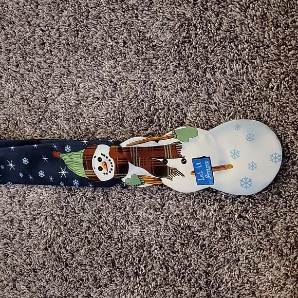 Snowman Cutout Let it Snow tie - Picture 1 of 4